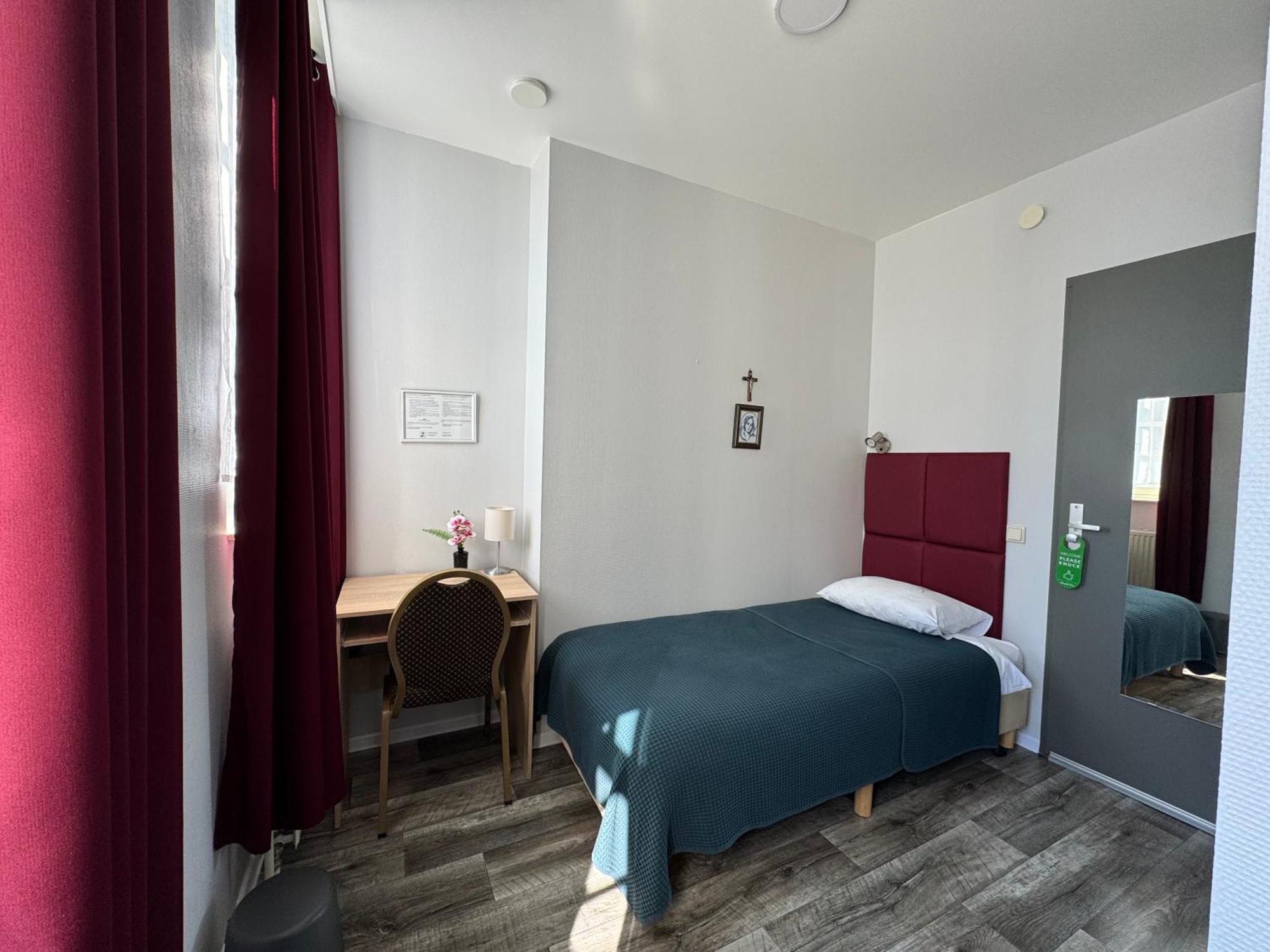 B&B Maria Hart Weert Εξωτερικό φωτογραφία